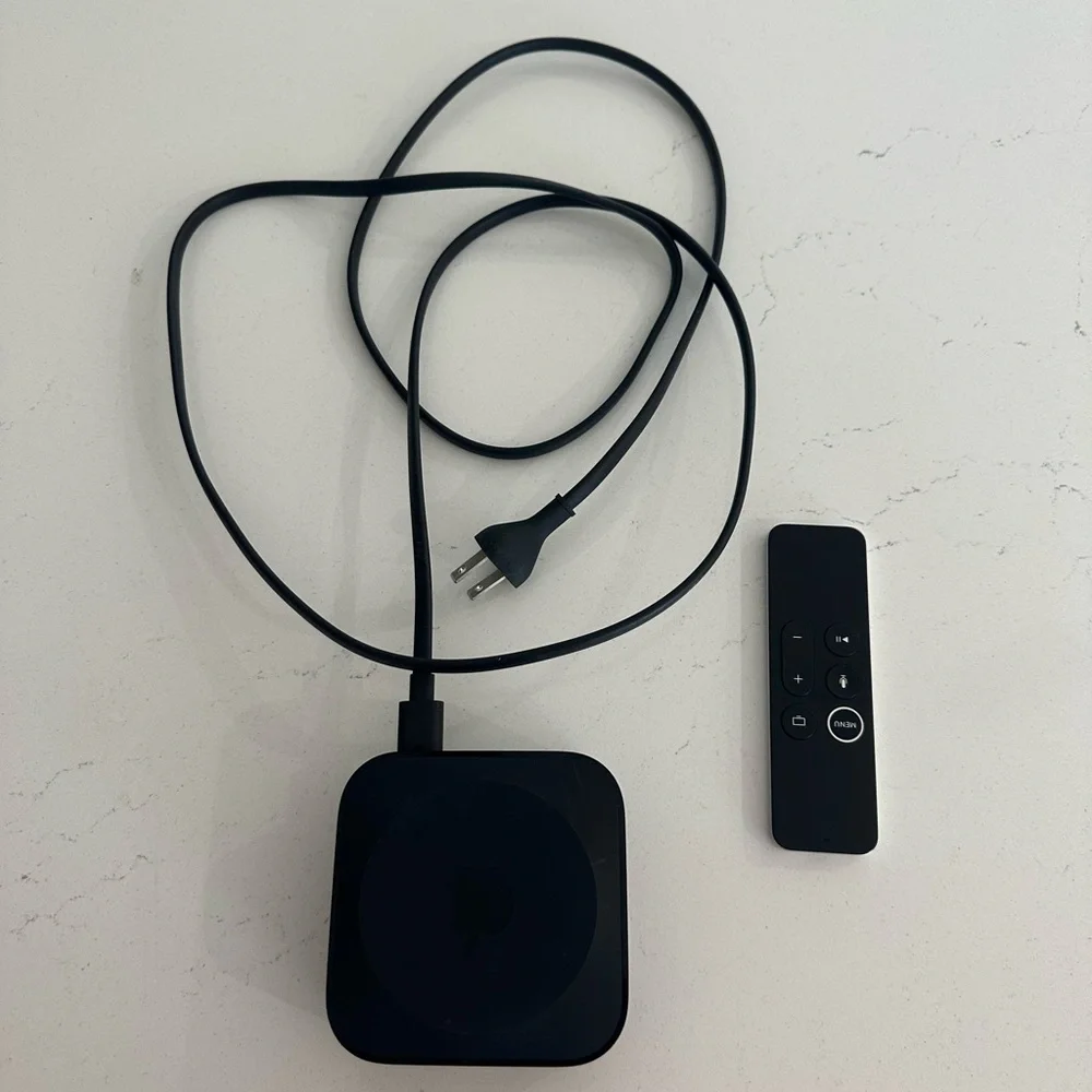 Apple TV - Picture 3 of 6